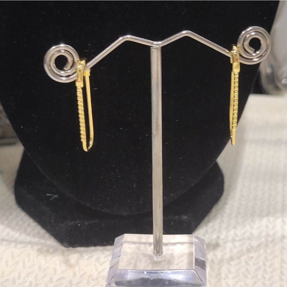 GOLD OVER STERLING SILVER SAFETY PIN 🧷 EARRINGS - Picture 2 of 7